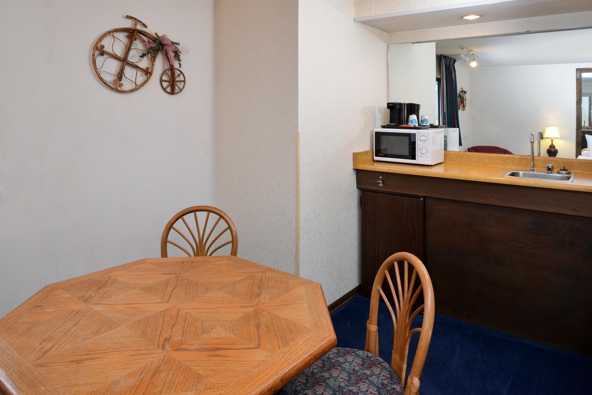 America'S Best Value Inn La Crosse Bagian luar foto