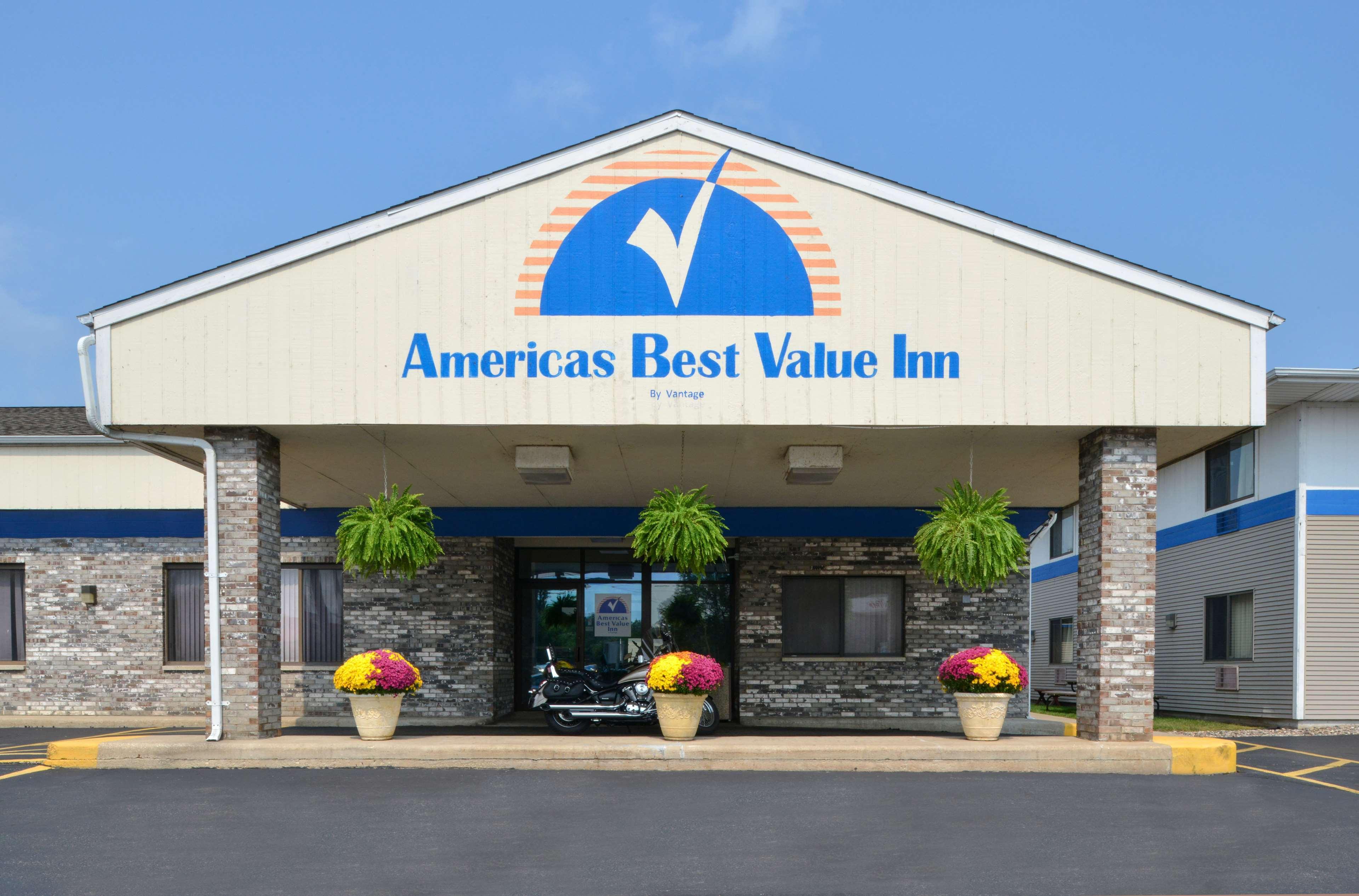 America'S Best Value Inn La Crosse Bagian luar foto