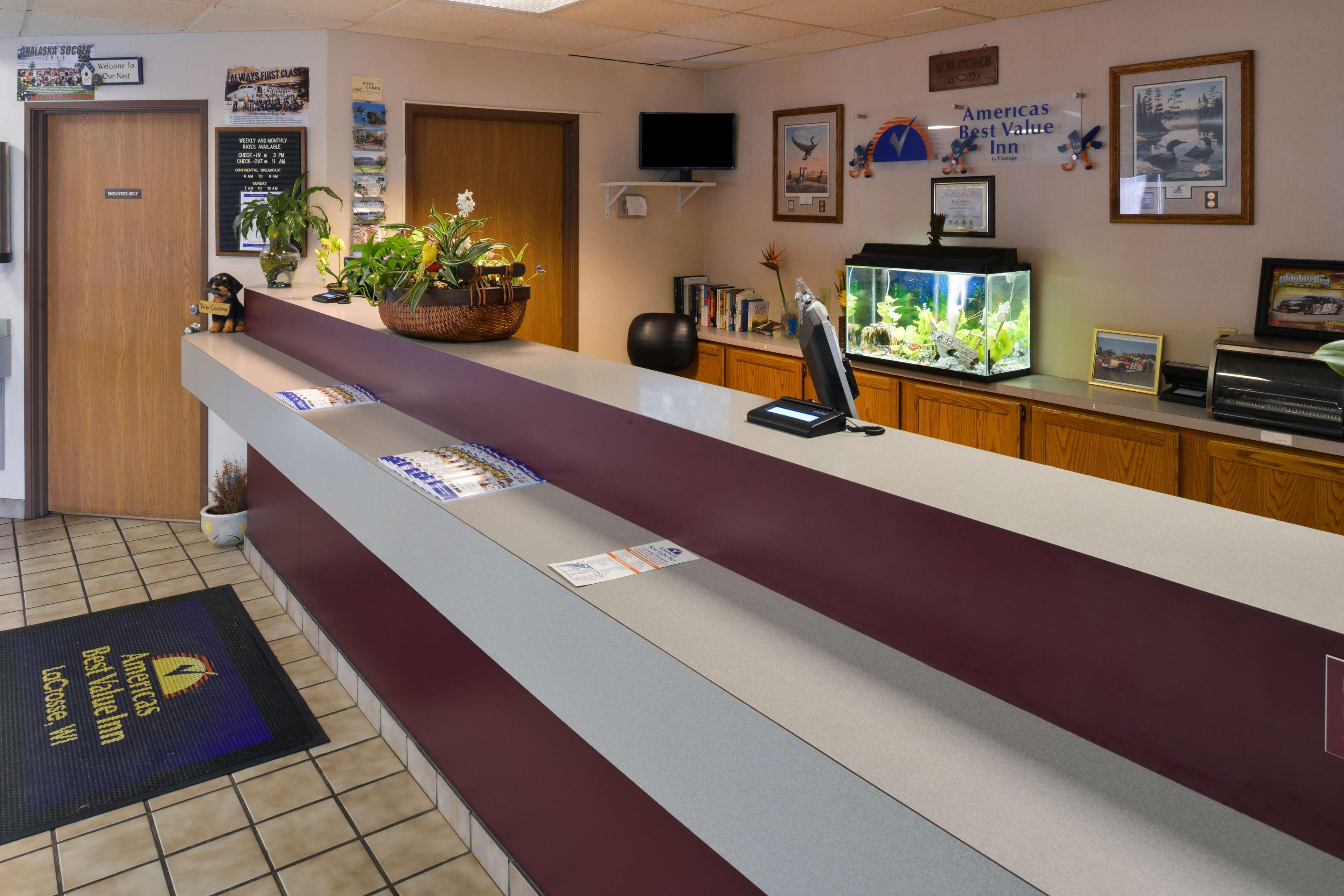 America'S Best Value Inn La Crosse Bagian luar foto