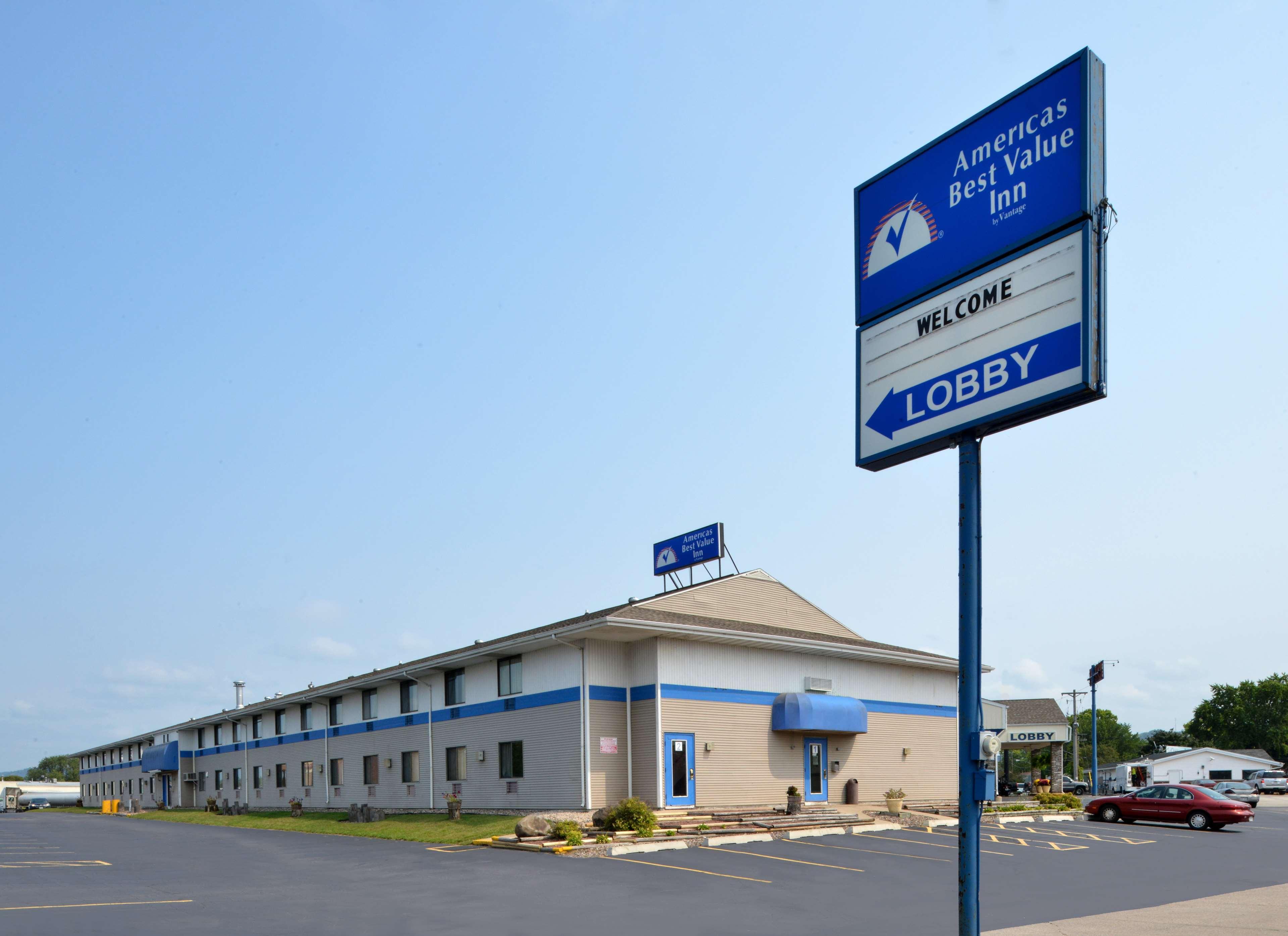 America'S Best Value Inn La Crosse Bagian luar foto