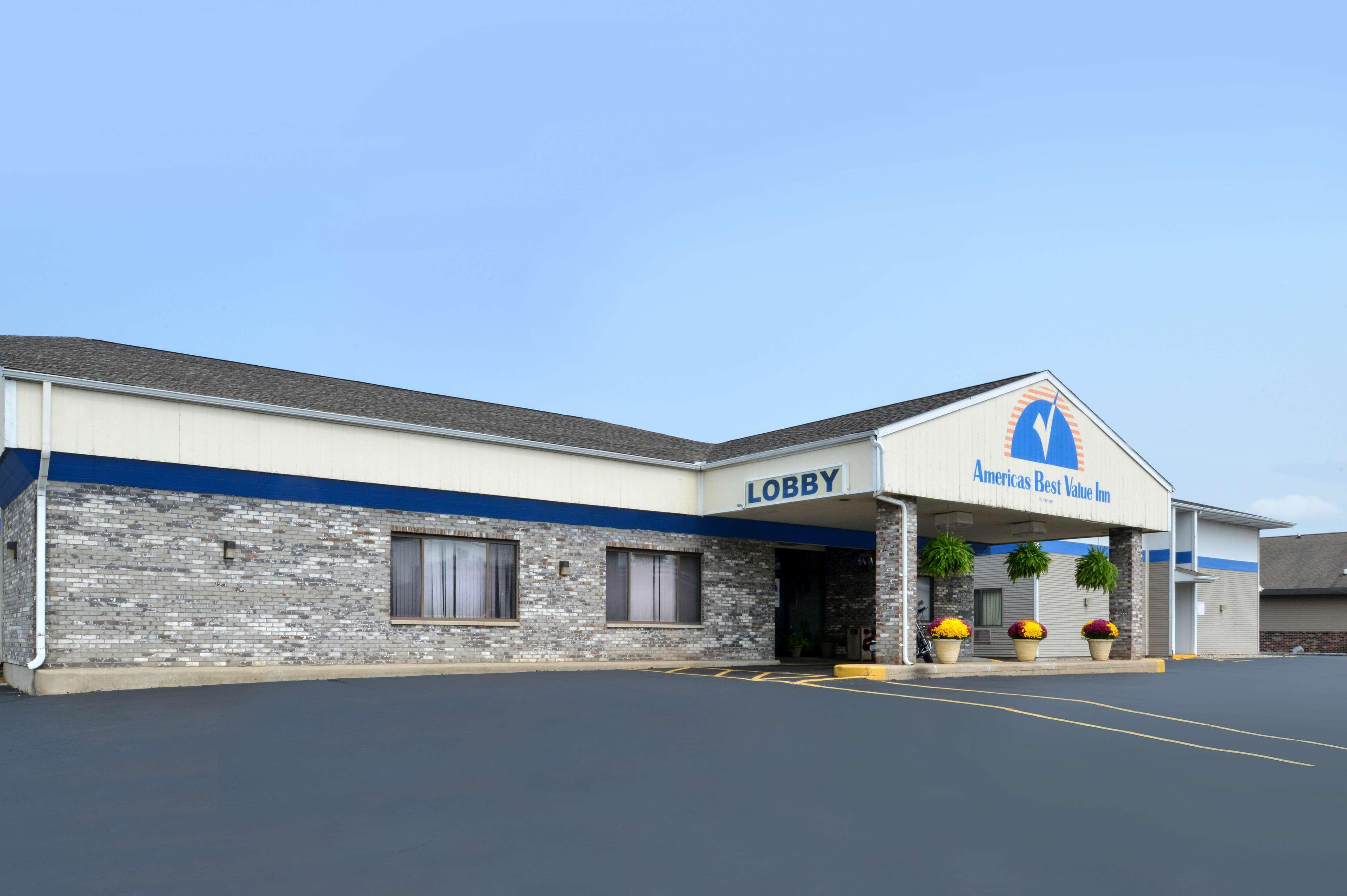 America'S Best Value Inn La Crosse Bagian luar foto