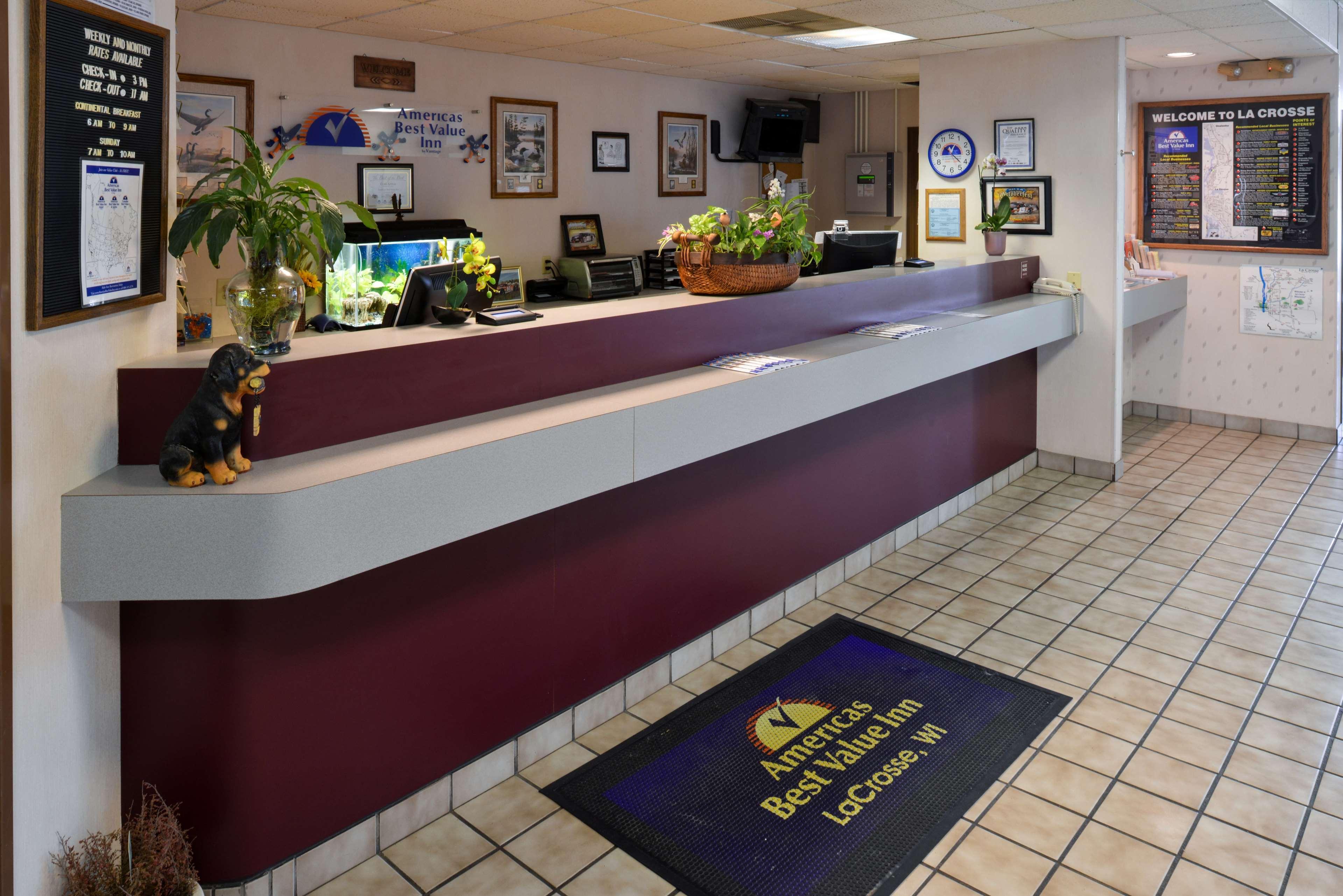 America'S Best Value Inn La Crosse Bagian luar foto